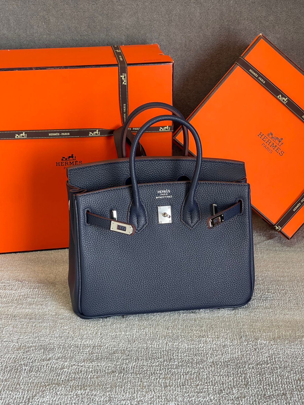 Hermès Luxury Ladies Handbag good Leather Designer Tote Bag with Lock Closure, Elegant Top Handle Purse for Women, Classic Fashion Shoulder Carry Bag